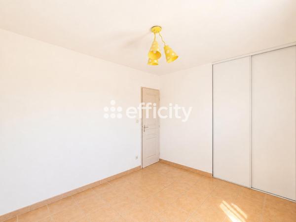 Maison
         4 pièces
        - 90 m² Exclusivité 200 000 € *