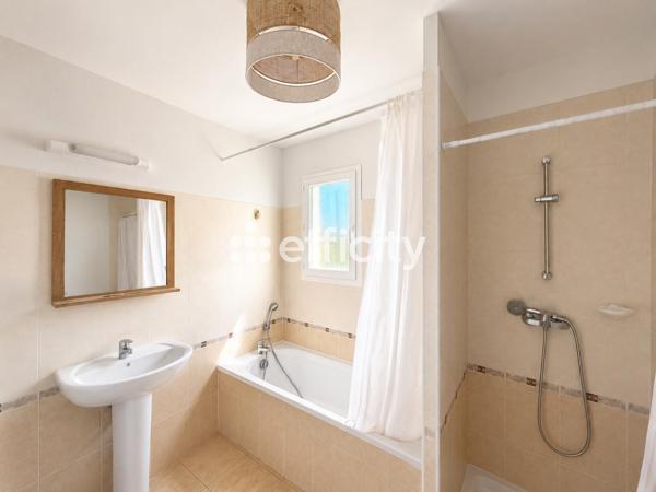 Maison
         4 pièces
        - 90 m² Exclusivité 200 000 € *