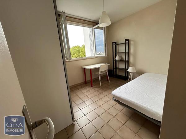 Appartement à louer 4 pièces 75m²