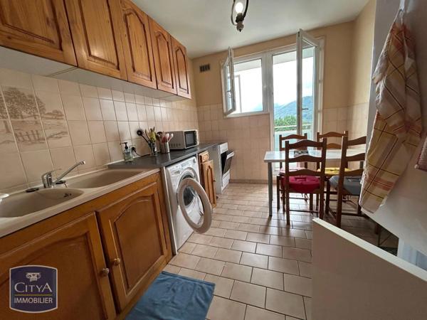 Appartement à louer 4 pièces 75m²