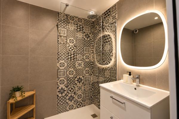 MANDELIEU-LA-NAPOULE À PIED DE LA PLAGE ET DES COMMERCES
