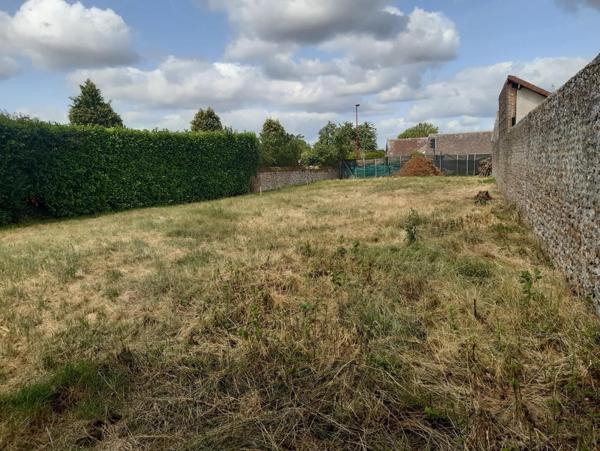 Chandai Terrain constructible sur 220 m2 env