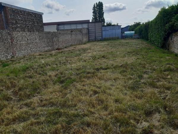 Chandai Terrain constructible sur 220 m2 env