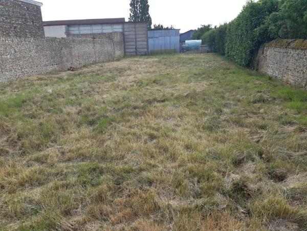 Chandai Terrain constructible sur 220 m2 env