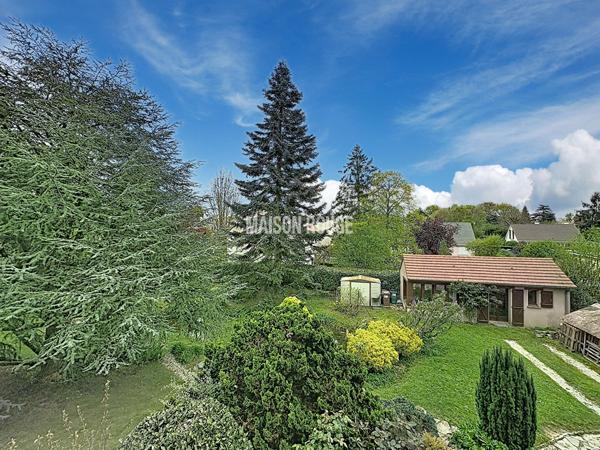 Mesnil Saint Denis (78) - Superbe chaumière avec jardin paysager, dépendance, garages