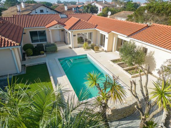 Maison à vendre    5 pièces •  Biscarrosse