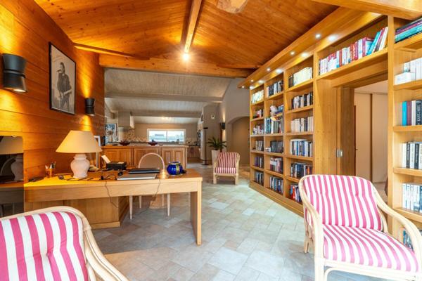 Maison à vendre    5 pièces •  Biscarrosse