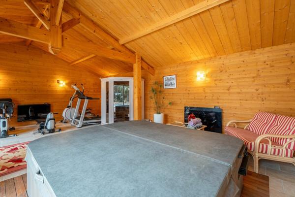 Maison à vendre    5 pièces •  Biscarrosse