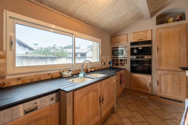 Maison à vendre    5 pièces •  Biscarrosse