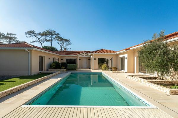 Maison à vendre    5 pièces •  Biscarrosse