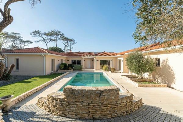 Maison à vendre    5 pièces •  Biscarrosse
