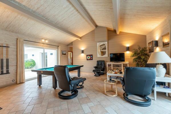 Maison à vendre    5 pièces •  Biscarrosse