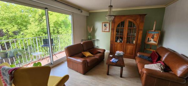 Appartement 5 pièces de 102 m² à Laval