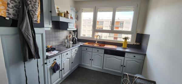 Appartement 5 pièces de 102 m² à Laval