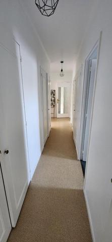 Appartement 5 pièces de 102 m² à Laval