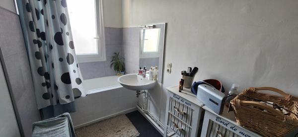 Appartement 5 pièces de 102 m² à Laval
