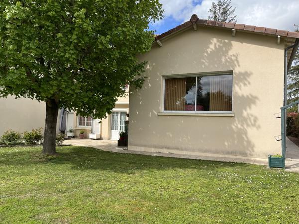 BELLE MAISON F5 EN BORDURE DE VIENNE AU CALME CHÂTELLERAULT Réf 2628