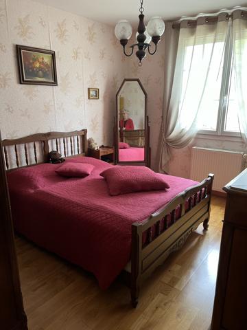 BELLE MAISON F5 EN BORDURE DE VIENNE AU CALME CHÂTELLERAULT Réf 2628