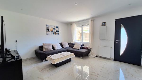 Maison
         3 pièces
        - 83 m² Exclusivité 293 000 € *