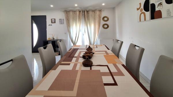 Maison
         3 pièces
        - 83 m² Exclusivité 293 000 € *