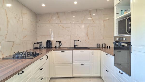 Maison
         3 pièces
        - 83 m² Exclusivité 293 000 € *