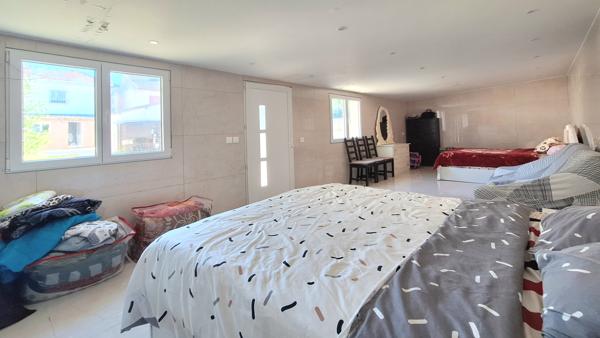 Maison
         3 pièces
        - 83 m² Exclusivité 293 000 € *