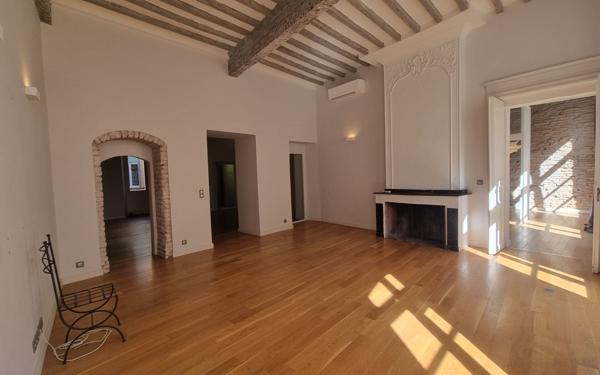 Appartement à vendre    4 pièces • 209 m2 Montauban