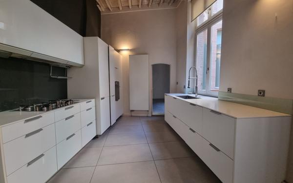Appartement à vendre    4 pièces • 209 m2 Montauban