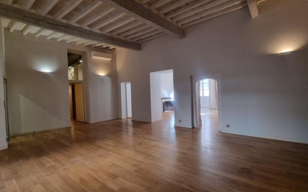 Appartement à vendre    4 pièces • 209 m2 Montauban