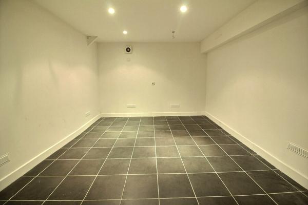 Suresnes Centre-Ville - Appartement 3 pièces avec grand sous-sol