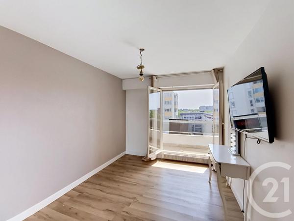 Appartement F4 à vendre  4 pièces - 78,43 m 2   ST DENIS  - 93