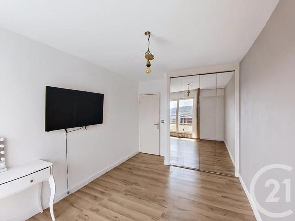 Appartement F4 à vendre  4 pièces - 78,43 m 2   ST DENIS  - 93