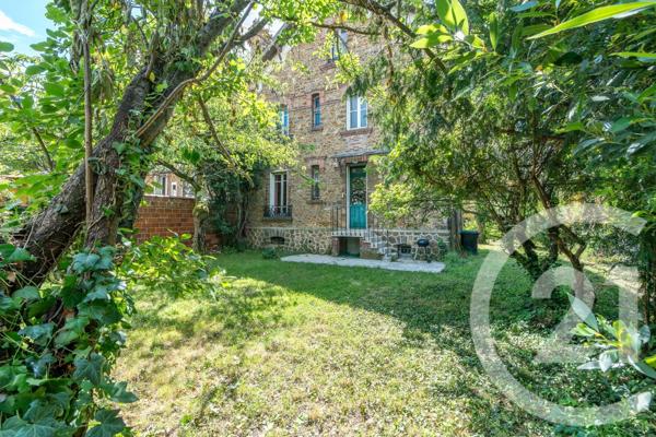 Maison à vendre  7 pièces - 156,42 m 2   ST MAUR DES FOSSES  - 94