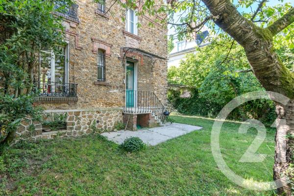 Maison à vendre  7 pièces - 156,42 m 2   ST MAUR DES FOSSES  - 94