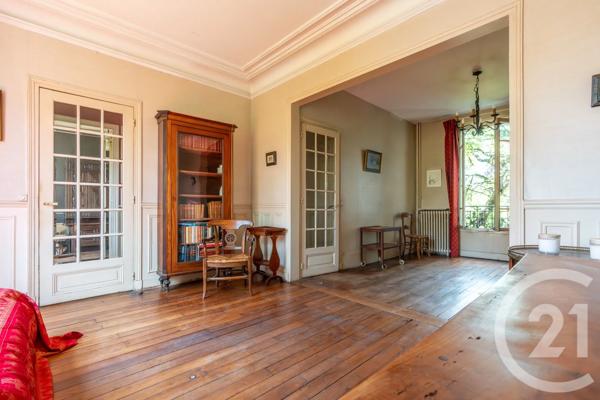 Maison à vendre  7 pièces - 156,42 m 2   ST MAUR DES FOSSES  - 94