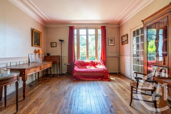 Maison à vendre  7 pièces - 156,42 m 2   ST MAUR DES FOSSES  - 94