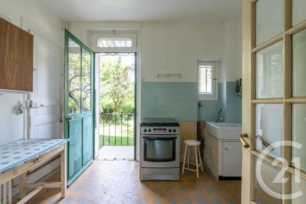 Maison à vendre  7 pièces - 156,42 m 2   ST MAUR DES FOSSES  - 94