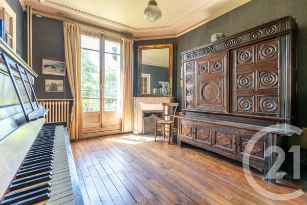 Maison à vendre  7 pièces - 156,42 m 2   ST MAUR DES FOSSES  - 94