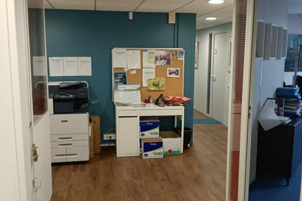 Location - BUREAUX 303 m 2