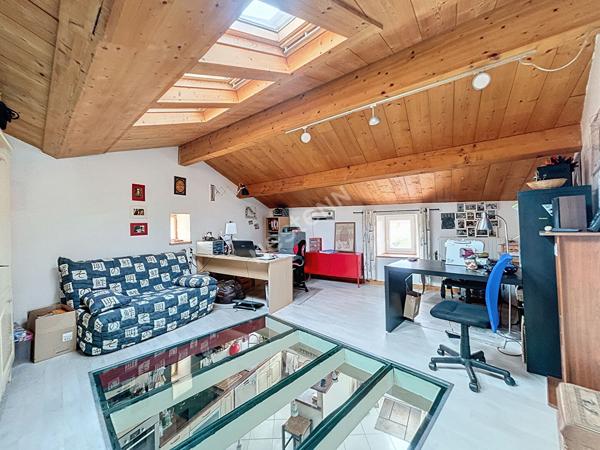 Maison Saint Pierre Le Vieux, 3 chambres + 1 bureau, jardin, dependances