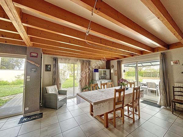 Maison Saint Pierre Le Vieux, 3 chambres + 1 bureau, jardin, dependances