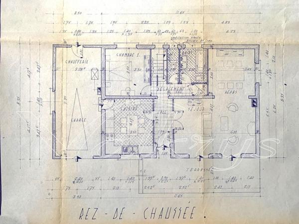 Maison traditionnelle à rénover 6P 4CH - 300m de la côte- petite vue mer