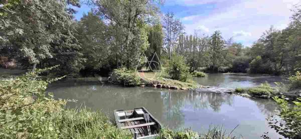 Entre Tours et Amboise, découvrez un moulin du XVIe siècle au cadre exceptionnel sur 3.4ha.