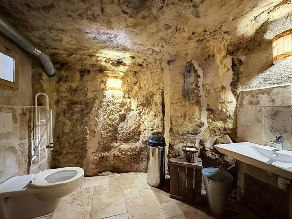 Local Commercial
         3 pièces
        - 94 m² 314 000 € *