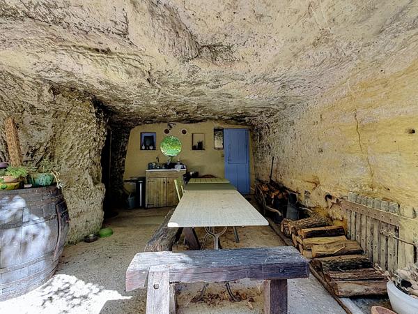 Local Commercial
         3 pièces
        - 94 m² 314 000 € *