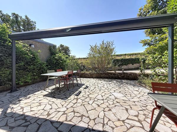 Local Commercial
         3 pièces
        - 94 m² 314 000 € *