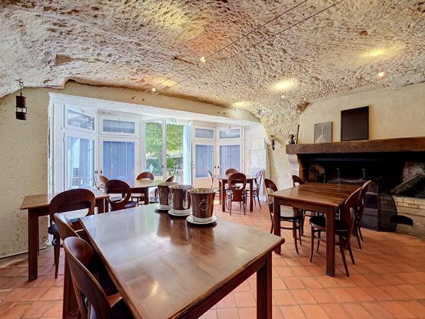 Local Commercial
         3 pièces
        - 94 m² 314 000 € *