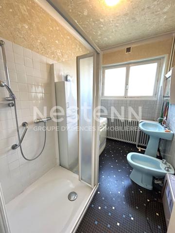 PAVILLON 4 CHAMBRES ET 1 BUREAU CENTRE DE CHABRIS AVEC DÉPENDANCES ET JARDIN (INDRE 36)