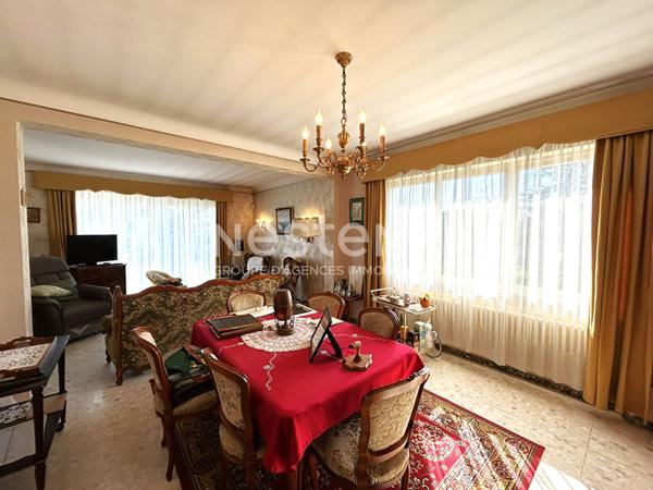 PAVILLON 4 CHAMBRES ET 1 BUREAU CENTRE DE CHABRIS AVEC DÉPENDANCES ET JARDIN (INDRE 36)