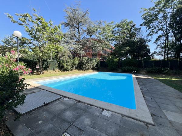 T2 Meublé Purpan / Arènes romaines avec parking, Terrasse et Piscine